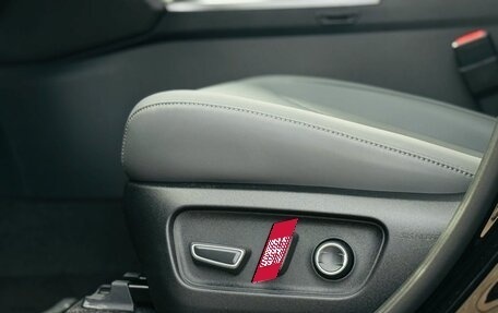 Toyota RAV4, 2026 год, 3 890 000 рублей, 25 фотография