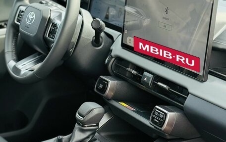 Toyota RAV4, 2026 год, 3 890 000 рублей, 28 фотография