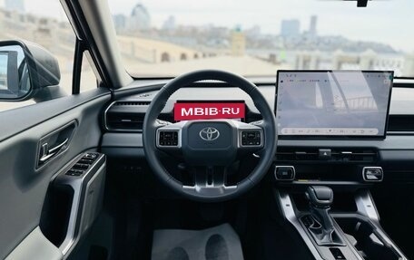 Toyota RAV4, 2026 год, 3 890 000 рублей, 32 фотография