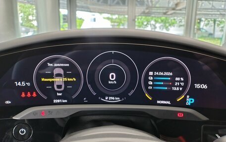 Porsche Taycan I, 2023 год, 18 900 000 рублей, 12 фотография