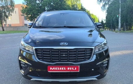 KIA Carnival III, 2019 год, 3 450 000 рублей, 1 фотография