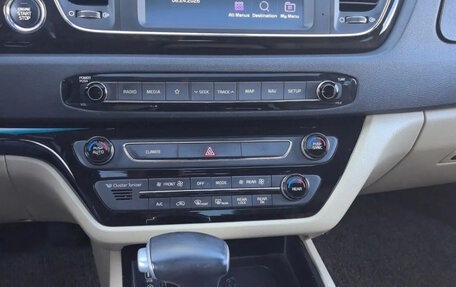 KIA Carnival III, 2019 год, 3 450 000 рублей, 9 фотография