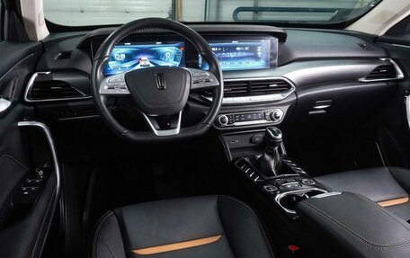 FAW Bestune T77, 2022 год, 1 649 000 рублей, 6 фотография