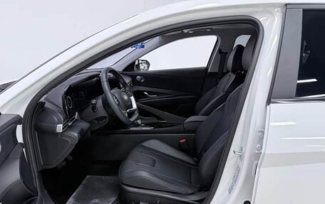 Hyundai Elantra, 2023 год, 1 540 000 рублей, 17 фотография