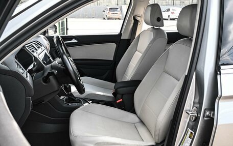 Volkswagen Tiguan II, 2019 год, 2 544 000 рублей, 10 фотография