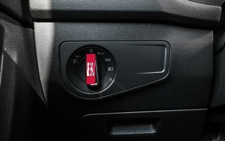 Volkswagen Tiguan II, 2019 год, 2 544 000 рублей, 19 фотография