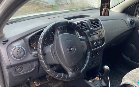 Renault Logan II, 2015 год, 599 000 рублей, 5 фотография