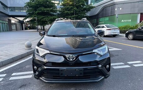 Toyota RAV4, 2019 год, 1 950 008 рублей, 2 фотография