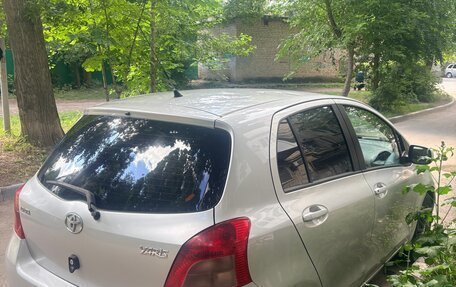 Toyota Yaris III рестайлинг, 2007 год, 550 000 рублей, 3 фотография