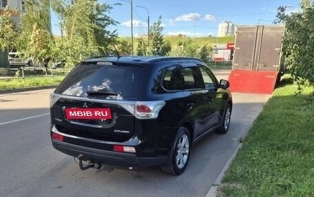 Mitsubishi Outlander III рестайлинг 3, 2014 год, 1 350 000 рублей, 5 фотография