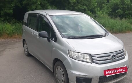 Honda Freed I, 2011 год, 1 000 000 рублей, 2 фотография