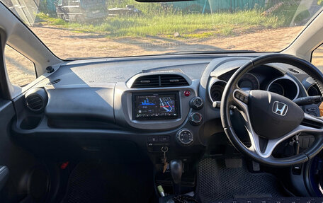Honda Fit III, 2010 год, 850 000 рублей, 7 фотография