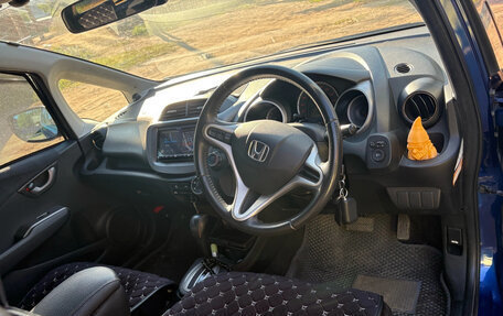 Honda Fit III, 2010 год, 850 000 рублей, 6 фотография