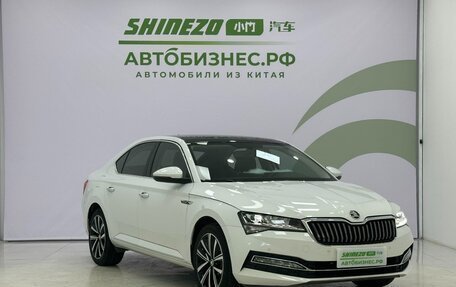 Skoda Superb III рестайлинг, 2023 год, 2 250 000 рублей, 3 фотография