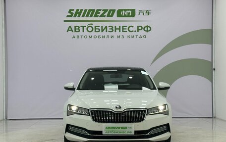 Skoda Superb III рестайлинг, 2023 год, 2 250 000 рублей, 2 фотография