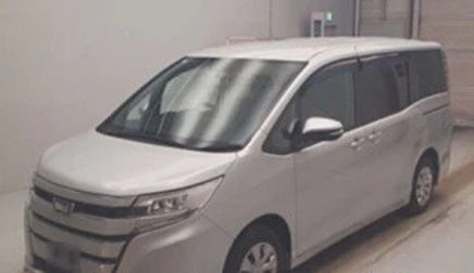Toyota Noah III, 2019 год, 1 905 000 рублей, 1 фотография
