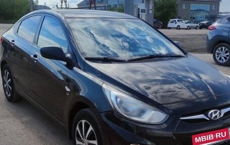 Hyundai Solaris II рестайлинг, 2013 год, 650 000 рублей, 2 фотография