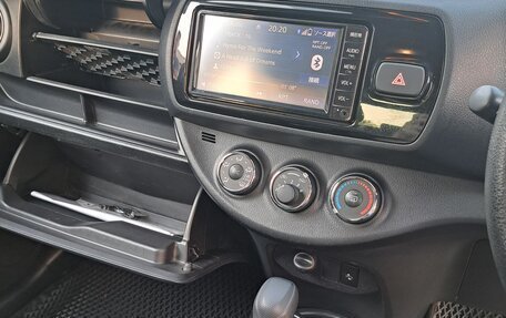 Toyota Vitz, 2019 год, 1 090 000 рублей, 6 фотография