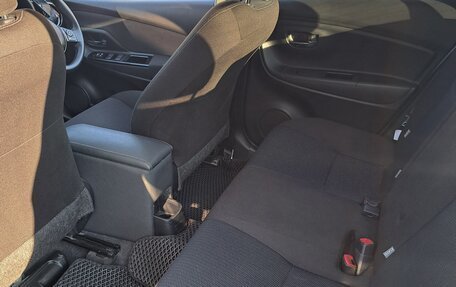 Toyota Vitz, 2019 год, 1 090 000 рублей, 12 фотография