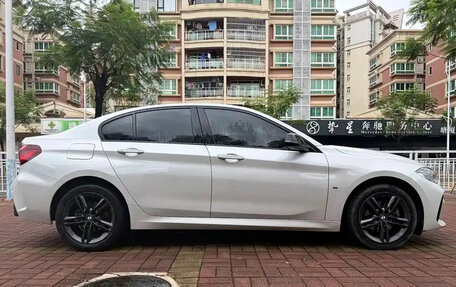 BMW 1 серия, 2023 год, 1 450 000 рублей, 4 фотография