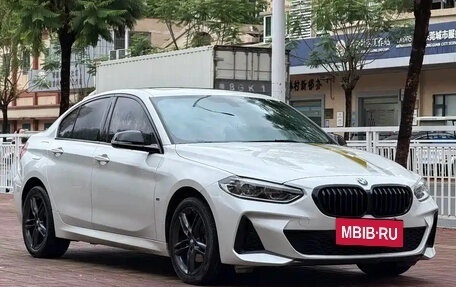 BMW 1 серия, 2023 год, 1 450 000 рублей, 3 фотография
