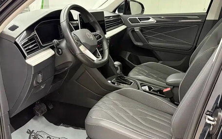 Volkswagen Tiguan II, 2023 год, 2 180 000 рублей, 7 фотография