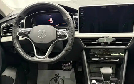 Volkswagen Tiguan II, 2023 год, 2 180 000 рублей, 11 фотография