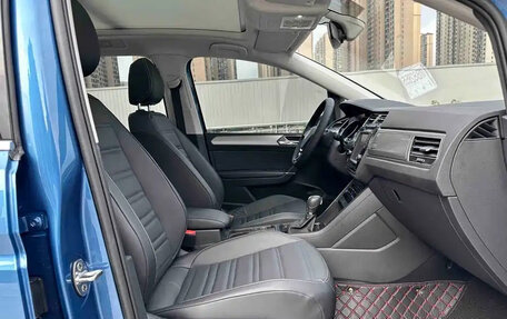 Volkswagen Touran III, 2022 год, 1 570 000 рублей, 10 фотография