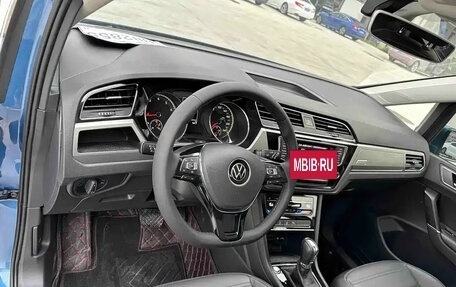 Volkswagen Touran III, 2022 год, 1 570 000 рублей, 13 фотография