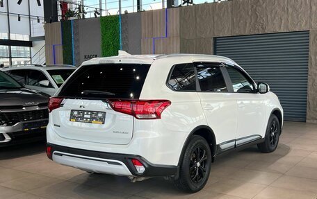Mitsubishi Outlander III рестайлинг 3, 2018 год, 1 770 000 рублей, 4 фотография