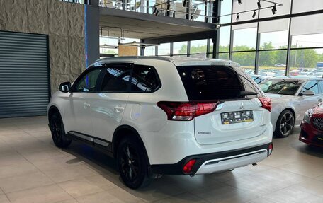 Mitsubishi Outlander III рестайлинг 3, 2018 год, 1 770 000 рублей, 6 фотография
