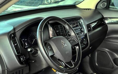 Mitsubishi Outlander III рестайлинг 3, 2018 год, 1 770 000 рублей, 11 фотография