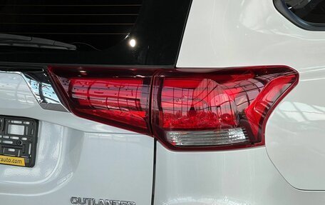 Mitsubishi Outlander III рестайлинг 3, 2018 год, 1 770 000 рублей, 10 фотография