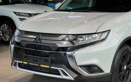 Mitsubishi Outlander III рестайлинг 3, 2018 год, 1 770 000 рублей, 8 фотография