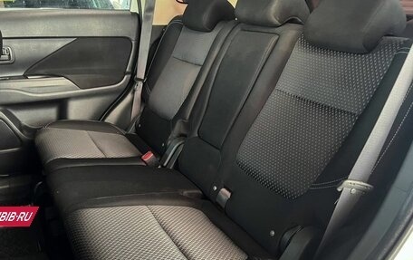 Mitsubishi Outlander III рестайлинг 3, 2018 год, 1 770 000 рублей, 25 фотография