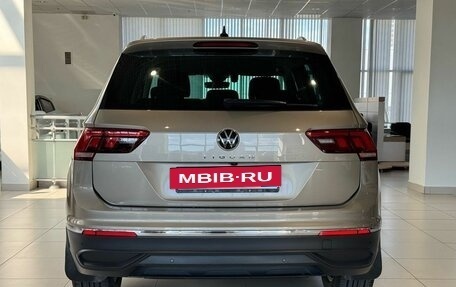Volkswagen Tiguan II, 2021 год, 2 555 000 рублей, 5 фотография