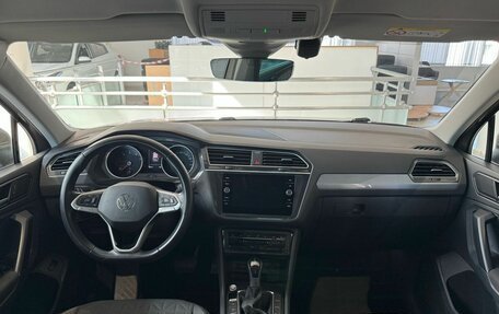 Volkswagen Tiguan II, 2021 год, 2 555 000 рублей, 12 фотография