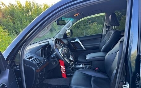 Toyota Land Cruiser Prado 150 рестайлинг 2, 2011 год, 3 700 000 рублей, 6 фотография
