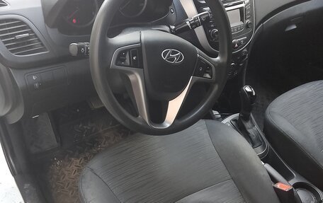 Hyundai Solaris II рестайлинг, 2016 год, 1 150 000 рублей, 5 фотография