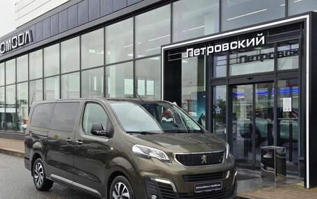 Peugeot Traveller I, 2018 год, 2 850 000 рублей, 1 фотография