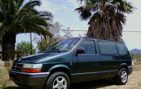 Chrysler Voyager II, 1991 год, 260 000 рублей, 1 фотография