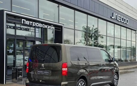 Peugeot Traveller I, 2018 год, 2 850 000 рублей, 6 фотография