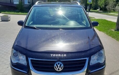 Volkswagen Touran III, 2008 год, 620 000 рублей, 1 фотография