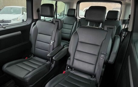 Peugeot Traveller I, 2018 год, 2 850 000 рублей, 23 фотография