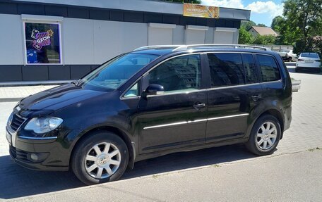 Volkswagen Touran III, 2008 год, 620 000 рублей, 2 фотография