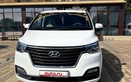 Hyundai H-1 II рестайлинг, 2021 год, 3 300 000 рублей, 1 фотография
