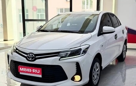 Toyota Vios III, 2023 год, 1 080 000 рублей, 1 фотография