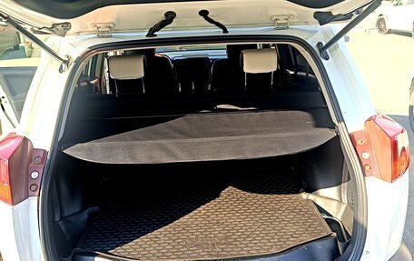 Toyota RAV4, 2013 год, 1 850 000 рублей, 14 фотография