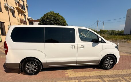Hyundai H-1 II рестайлинг, 2021 год, 3 300 000 рублей, 4 фотография