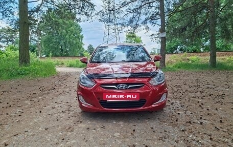 Hyundai Solaris II рестайлинг, 2011 год, 670 000 рублей, 2 фотография